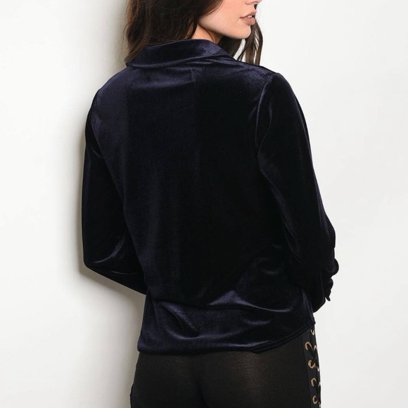 CLOSET CLOSING! 1SMALL LEFT‼️Button Down Velvet Top - Picture 2 of 2